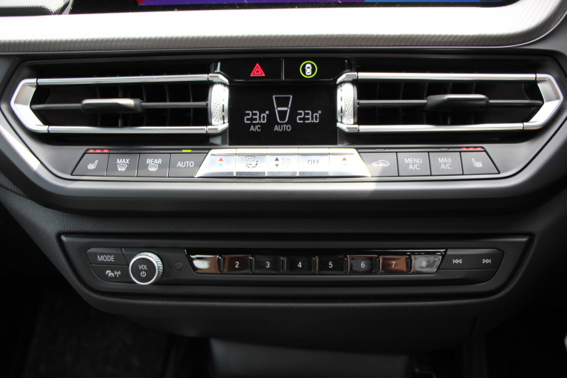 BMW 2シリーズ M235i Xdrive ｸﾞﾗﾝｸｰﾍﾟﾋﾞｼﾞｮﾝP 4WD ﾊﾟﾉﾗﾏｻﾝﾙｰﾌ ﾋｰﾀｰ黒革 ﾍｯﾄﾞｱｯﾌﾟﾃﾞｨｽﾌﾟﾚｲ ｱﾀﾞﾌﾟﾃｨﾌﾞLEDﾍｯﾄﾞﾗｲﾄ ｵｰﾄﾊｲﾋﾞｰﾑ Hi-fiｽﾋﾟｰｶｰ ﾌﾙｾｸﾞTV 306馬力 BMWﾗｲﾌﾞｺｯｸﾋﾟｯﾄ 後退ｱｼｽﾄ 追従ACC ﾀｯﾁ画面ﾅﾋﾞPｱｼｽﾄ 2年保証