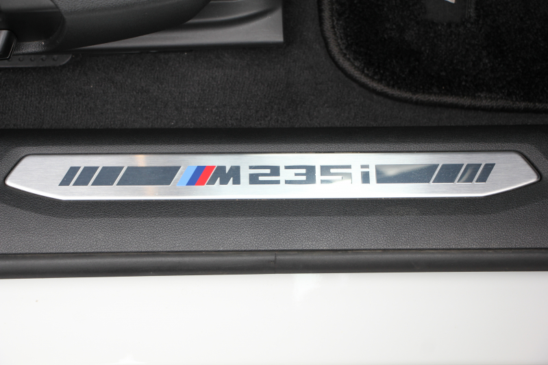 BMW 2シリーズ M235i Xdrive ｸﾞﾗﾝｸｰﾍﾟﾋﾞｼﾞｮﾝP 4WD ﾊﾟﾉﾗﾏｻﾝﾙｰﾌ ﾋｰﾀｰ黒革 ﾍｯﾄﾞｱｯﾌﾟﾃﾞｨｽﾌﾟﾚｲ ｱﾀﾞﾌﾟﾃｨﾌﾞLEDﾍｯﾄﾞﾗｲﾄ ｵｰﾄﾊｲﾋﾞｰﾑ Hi-fiｽﾋﾟｰｶｰ ﾌﾙｾｸﾞTV 306馬力 BMWﾗｲﾌﾞｺｯｸﾋﾟｯﾄ 後退ｱｼｽﾄ 追従ACC ﾀｯﾁ画面ﾅﾋﾞPｱｼｽﾄ 2年保証