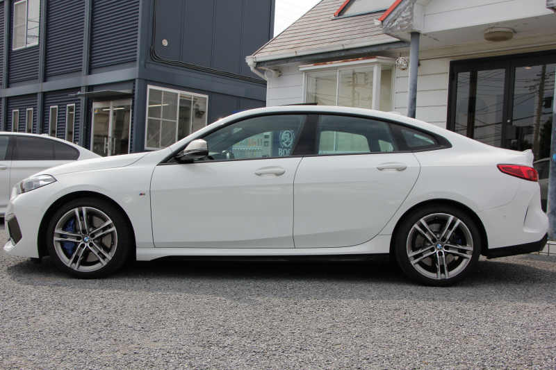 BMW 2シリーズ M235i Xdrive ｸﾞﾗﾝｸｰﾍﾟﾋﾞｼﾞｮﾝP 4WD ﾊﾟﾉﾗﾏｻﾝﾙｰﾌ ﾋｰﾀｰ黒革 ﾍｯﾄﾞｱｯﾌﾟﾃﾞｨｽﾌﾟﾚｲ ｱﾀﾞﾌﾟﾃｨﾌﾞLEDﾍｯﾄﾞﾗｲﾄ ｵｰﾄﾊｲﾋﾞｰﾑ Hi-fiｽﾋﾟｰｶｰ ﾌﾙｾｸﾞTV 306馬力 BMWﾗｲﾌﾞｺｯｸﾋﾟｯﾄ 後退ｱｼｽﾄ 追従ACC ﾀｯﾁ画面ﾅﾋﾞPｱｼｽﾄ 2年保証