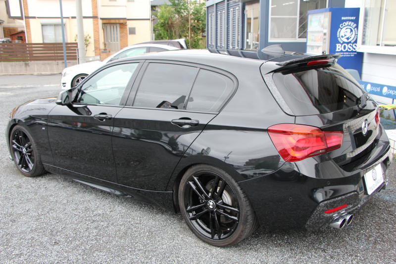 BMW 1シリーズ 118d Mｽﾎﾟｰﾂ ｴﾃﾞｨｼｮﾝｼｬﾄﾞｰ ｱｯﾌﾟｸﾞﾚｰﾄﾞP 特別限定車 最終ﾓﾃﾞﾙ ﾋｰﾀｰ黒革 ｼｰﾄﾒﾓﾘｰ 電動ｼｰﾄ ﾀﾞｰｸLEDﾍｯﾄﾞﾗｲﾄ&ﾃｰﾙ 追従ACC HI-FIｽﾋﾟｰｶｰ ﾀｯﾁ画面HDDﾅﾋﾞｽﾊﾟｽﾌﾟﾏﾌﾗｰ Eibach車高調 ﾏｸｽﾄﾝﾃﾞｻﾞｲﾝｽﾎﾟｲﾗｰ 2年保証