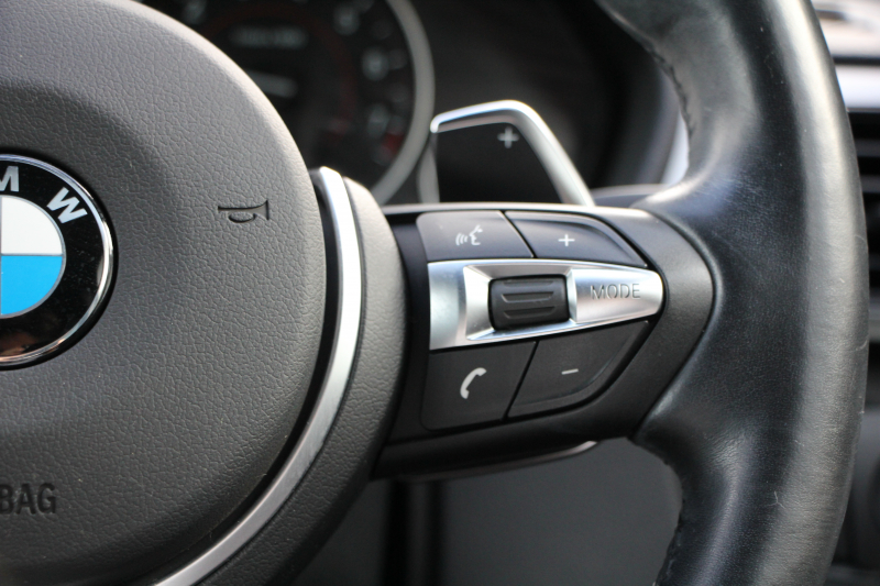 BMW 3シリーズ 320i ｸﾞﾗﾝﾂｰﾘｽﾓ Mｽﾎﾟｰﾂ 追従ACC 衝突軽減ﾌﾞﾚｰｷ 車線逸脱警告 歩行者警告 ﾌﾙｾｸﾞTV ﾀｯﾁﾊﾟｯﾄﾞ対応HDDﾅﾋﾞ電動ﾄﾗﾝｸ Mｽﾎﾟｰﾂｴｱﾛ 18AW ﾒﾓﾘ-付電動ｼｰﾄ ETC2.0 ｽﾏｰﾄｷｰ ｷｾﾉﾝ ﾊﾟﾄﾞﾙｼﾌﾄ 電動ﾘｱｳｲﾝｸﾞ2年保証