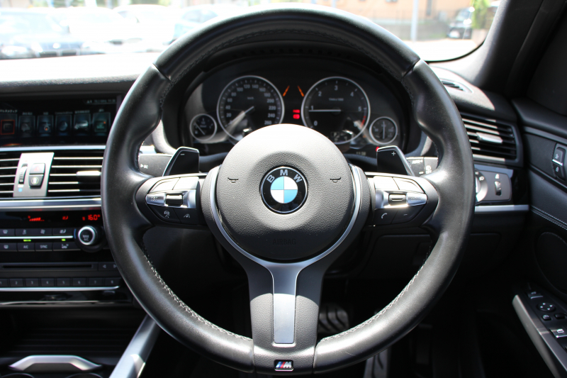 BMW X3 ｾﾚﾌﾞﾚｰｼｮﾝｴﾃﾞｨｼｮﾝﾌﾞﾗｯｸｱｳﾄ 最終ﾓﾃﾞﾙ 特別限定車 ﾋｰﾀｰ黒革 追従ACC ﾚｰﾝﾁｪﾝｼﾞ警告 360度ｶﾒﾗ NEWﾃﾞｻﾞｲﾝｽﾃｱﾘﾝｸﾞ変更後iﾄﾞﾗｲﾌﾞHDDﾅﾋﾞTV Hi-fiｽﾋﾟｰｶｰ 電動ﾄﾗﾝｸ ｽﾏｰﾄｷｰ ﾊﾟﾄﾞﾙｼﾌﾄ ﾌﾞﾗｯｸ18AW 2年保証