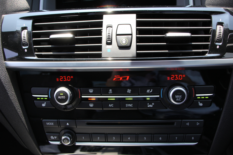 BMW X3 ｾﾚﾌﾞﾚｰｼｮﾝｴﾃﾞｨｼｮﾝﾌﾞﾗｯｸｱｳﾄ 最終ﾓﾃﾞﾙ 特別限定車 ﾋｰﾀｰ黒革 追従ACC ﾚｰﾝﾁｪﾝｼﾞ警告 360度ｶﾒﾗ NEWﾃﾞｻﾞｲﾝｽﾃｱﾘﾝｸﾞ変更後iﾄﾞﾗｲﾌﾞHDDﾅﾋﾞTV Hi-fiｽﾋﾟｰｶｰ 電動ﾄﾗﾝｸ ｽﾏｰﾄｷｰ ﾊﾟﾄﾞﾙｼﾌﾄ ﾌﾞﾗｯｸ18AW 2年保証