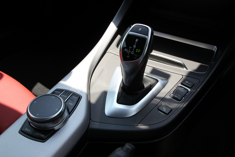 BMW 2シリーズ M240i ｸｰﾍﾟ後期 ﾌｪｲｽﾘﾌﾄ後 ﾋｰﾀｰ赤革 直6ﾀｰﾎﾞ340馬力 B58新ｴﾝｼﾞﾝ ｱﾀﾞﾌﾟﾃｨﾌﾞMｻｽ 追従ACC LEDﾍｯﾄﾞﾗｲﾄ&ﾃｰﾙ ﾌﾙｾｸﾞTV ﾀｯﾁ画面HDDﾅﾋﾞPｱｼｽﾄ 衝突軽減ﾌﾞﾚｰｷ 車線逸脱警告 歩行者警告 ﾊﾟﾄﾞﾙｼﾌﾄ ｽﾏｰﾄｷｰ 専用18AW&ﾌﾞﾚｰｷ 2年保証