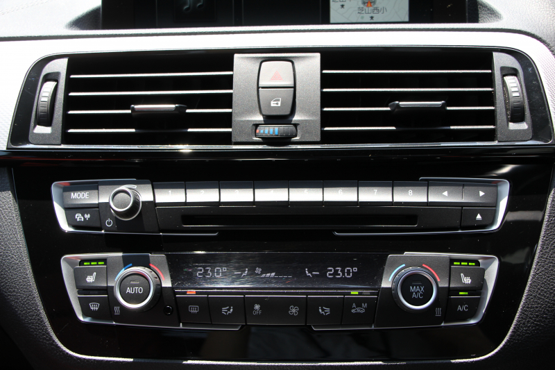 BMW 2シリーズ M240i ｸｰﾍﾟ後期 ﾌｪｲｽﾘﾌﾄ後 ﾋｰﾀｰ赤革 直6ﾀｰﾎﾞ340馬力 B58新ｴﾝｼﾞﾝ ｱﾀﾞﾌﾟﾃｨﾌﾞMｻｽ 追従ACC LEDﾍｯﾄﾞﾗｲﾄ&ﾃｰﾙ ﾌﾙｾｸﾞTV ﾀｯﾁ画面HDDﾅﾋﾞPｱｼｽﾄ 衝突軽減ﾌﾞﾚｰｷ 車線逸脱警告 歩行者警告 ﾊﾟﾄﾞﾙｼﾌﾄ ｽﾏｰﾄｷｰ 専用18AW&ﾌﾞﾚｰｷ 2年保証