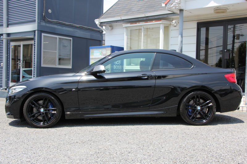 BMW 2シリーズ M240i ｸｰﾍﾟ後期 ﾌｪｲｽﾘﾌﾄ後 ﾋｰﾀｰ赤革 直6ﾀｰﾎﾞ340馬力 B58新ｴﾝｼﾞﾝ ｱﾀﾞﾌﾟﾃｨﾌﾞMｻｽ 追従ACC LEDﾍｯﾄﾞﾗｲﾄ&ﾃｰﾙ ﾌﾙｾｸﾞTV ﾀｯﾁ画面HDDﾅﾋﾞPｱｼｽﾄ 衝突軽減ﾌﾞﾚｰｷ 車線逸脱警告 歩行者警告 ﾊﾟﾄﾞﾙｼﾌﾄ ｽﾏｰﾄｷｰ 専用18AW&ﾌﾞﾚｰｷ 2年保証