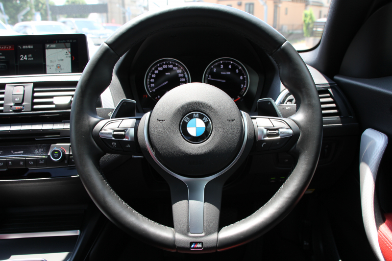BMW 2シリーズ M240i ｸｰﾍﾟ後期 ﾌｪｲｽﾘﾌﾄ後 ﾋｰﾀｰ赤革 直6ﾀｰﾎﾞ340馬力 B58新ｴﾝｼﾞﾝ ｱﾀﾞﾌﾟﾃｨﾌﾞMｻｽ 追従ACC LEDﾍｯﾄﾞﾗｲﾄ&ﾃｰﾙ ﾌﾙｾｸﾞTV ﾀｯﾁ画面HDDﾅﾋﾞPｱｼｽﾄ 衝突軽減ﾌﾞﾚｰｷ 車線逸脱警告 歩行者警告 ﾊﾟﾄﾞﾙｼﾌﾄ ｽﾏｰﾄｷｰ 専用18AW&ﾌﾞﾚｰｷ 2年保証