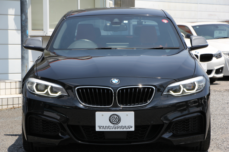 BMW 2シリーズ M240i ｸｰﾍﾟ後期 ﾌｪｲｽﾘﾌﾄ後 ﾋｰﾀｰ赤革 直6ﾀｰﾎﾞ340馬力 B58新ｴﾝｼﾞﾝ ｱﾀﾞﾌﾟﾃｨﾌﾞMｻｽ 追従ACC LEDﾍｯﾄﾞﾗｲﾄ&ﾃｰﾙ ﾌﾙｾｸﾞTV ﾀｯﾁ画面HDDﾅﾋﾞPｱｼｽﾄ 衝突軽減ﾌﾞﾚｰｷ 車線逸脱警告 歩行者警告 ﾊﾟﾄﾞﾙｼﾌﾄ ｽﾏｰﾄｷｰ 専用18AW&ﾌﾞﾚｰｷ 2年保証