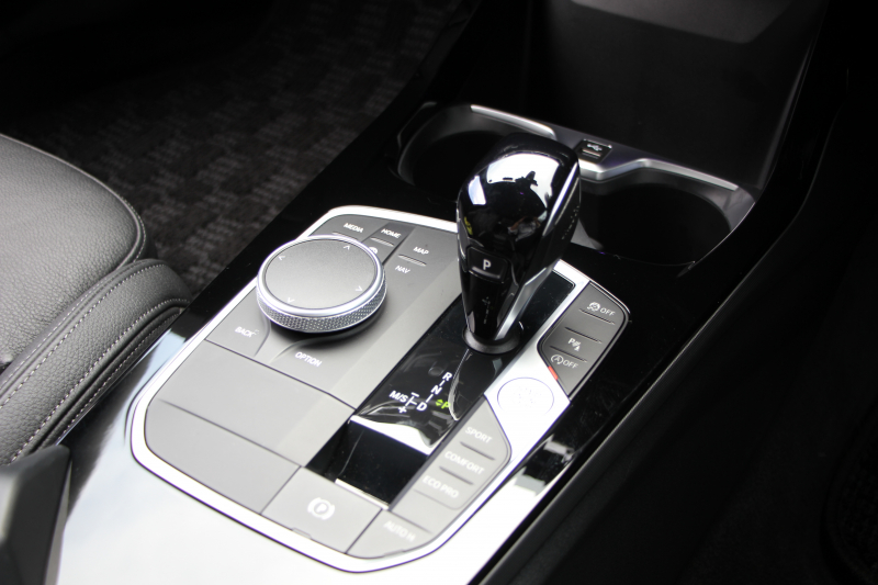 BMW 2シリーズ M235i Xdrive ｸﾞﾗﾝｸｰﾍﾟﾌﾟﾗｽP 306馬力 4WD ｱﾀﾞﾌﾟﾃｨﾌﾞMｻｽ ﾋｰﾀｰ黒革 Mｽﾎﾟｰﾂｼｰﾄ Hi-fiｽﾋﾟｰｶｰ ｻﾝﾌﾟﾛﾃｸｼｮﾝｶﾞﾗｽ 追従ACC 後退ｱｼｽﾄ LEDﾍｯﾄﾞﾗｲﾄ ｵｰﾄﾊｲﾋﾞｰﾑ 専用18AW&ﾌﾞﾚｰｷ Applecarplay対応 HDDﾅﾋﾞPｱｼｽﾄ 2年保証