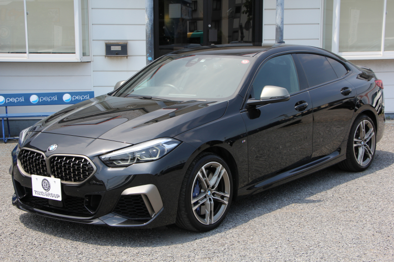 BMW 2シリーズ M235i Xdrive ｸﾞﾗﾝｸｰﾍﾟﾌﾟﾗｽP 306馬力 4WD ｱﾀﾞﾌﾟﾃｨﾌﾞMｻｽ ﾋｰﾀｰ黒革 Mｽﾎﾟｰﾂｼｰﾄ Hi-fiｽﾋﾟｰｶｰ ｻﾝﾌﾟﾛﾃｸｼｮﾝｶﾞﾗｽ 追従ACC 後退ｱｼｽﾄ LEDﾍｯﾄﾞﾗｲﾄ ｵｰﾄﾊｲﾋﾞｰﾑ 専用18AW&ﾌﾞﾚｰｷ Applecarplay対応 HDDﾅﾋﾞPｱｼｽﾄ 2年保証