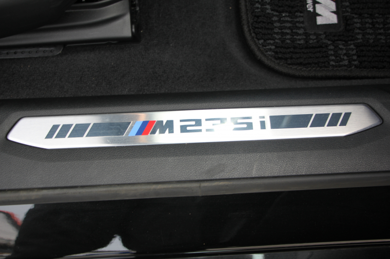 BMW 2シリーズ M235i Xdrive ｸﾞﾗﾝｸｰﾍﾟﾌﾟﾗｽP 306馬力 4WD ｱﾀﾞﾌﾟﾃｨﾌﾞMｻｽ ﾋｰﾀｰ黒革 Mｽﾎﾟｰﾂｼｰﾄ Hi-fiｽﾋﾟｰｶｰ ｻﾝﾌﾟﾛﾃｸｼｮﾝｶﾞﾗｽ 追従ACC 後退ｱｼｽﾄ LEDﾍｯﾄﾞﾗｲﾄ ｵｰﾄﾊｲﾋﾞｰﾑ 専用18AW&ﾌﾞﾚｰｷ Applecarplay対応 HDDﾅﾋﾞPｱｼｽﾄ 2年保証