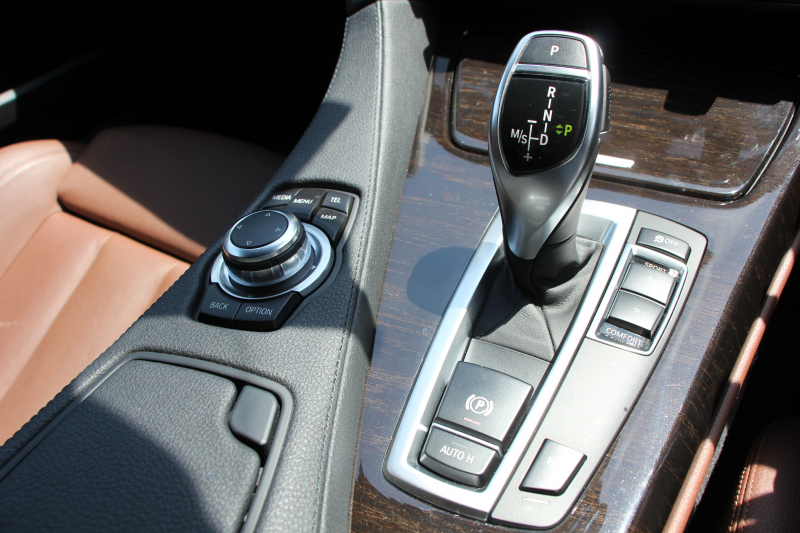 BMW 6シリーズ 640i ｸﾞﾗﾝｸｰﾍﾟMｽﾎﾟｰﾂ 変更後ﾓﾃﾞﾙ ｻﾝﾙｰﾌ ﾋｰﾀｰ黒革 LEDﾍｯﾄﾞﾗｲﾄ ｵﾌﾟｼｮﾝ20AW NEWﾃﾞｻﾞｲﾝｽﾃｱﾘﾝｸﾞ衝突軽減ﾌﾞﾚｰｷ 車線逸脱警告 歩行者警告 ｸﾙｺﾝ HDDﾅﾋﾞTV Bｶﾒﾗ ﾊﾟﾄﾞﾙｼﾌﾄ ｽﾏｰﾄｷｰ 専用ｴｱﾛ 320馬力 直6ﾀｰﾎﾞ2年保証