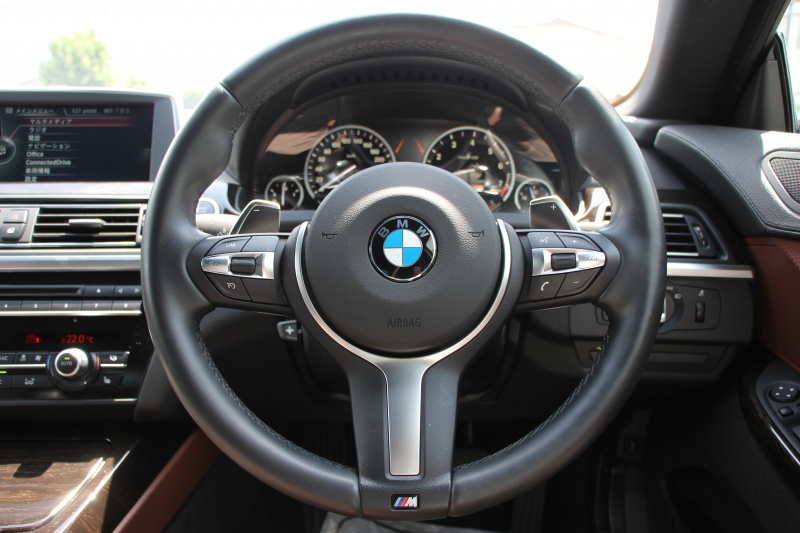 BMW 6シリーズ 640i ｸﾞﾗﾝｸｰﾍﾟMｽﾎﾟｰﾂ 変更後ﾓﾃﾞﾙ ｻﾝﾙｰﾌ ﾋｰﾀｰ黒革 LEDﾍｯﾄﾞﾗｲﾄ ｵﾌﾟｼｮﾝ20AW NEWﾃﾞｻﾞｲﾝｽﾃｱﾘﾝｸﾞ衝突軽減ﾌﾞﾚｰｷ 車線逸脱警告 歩行者警告 ｸﾙｺﾝ HDDﾅﾋﾞTV Bｶﾒﾗ ﾊﾟﾄﾞﾙｼﾌﾄ ｽﾏｰﾄｷｰ 専用ｴｱﾛ 320馬力 直6ﾀｰﾎﾞ2年保証