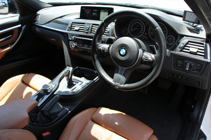 BMW 3シリーズ 340i Mｽﾎﾟｰﾂ 1ｵｰﾅ 最終型 B58ｴﾝｼﾞﾝ 直6ﾀｰﾎﾞ326馬力 ﾋｰﾀｰ茶革 ﾀｯﾁﾊﾟﾈﾙ対応HDDﾅﾋﾞﾌﾙｾｸﾞTV LEDﾍｯﾄﾞﾗｲﾄ LEDﾃｰﾙ NEWﾙｰﾑﾐﾗｰ 追従ACC ﾚｰﾝﾁｪﾝｼﾞ警告 衝突軽減ﾌﾞﾚｰｷ 車線逸脱警告 歩行者警告 2年保証