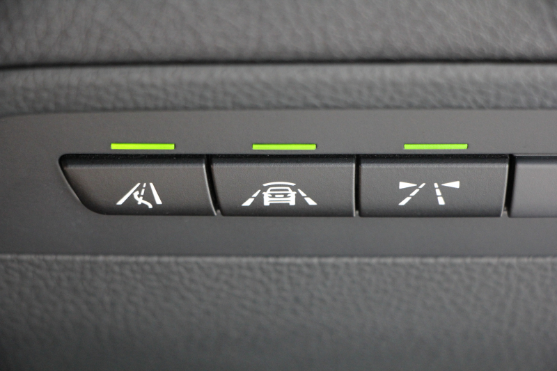 BMW 3シリーズ 340i Mｽﾎﾟｰﾂ 1ｵｰﾅ 最終型 B58ｴﾝｼﾞﾝ 直6ﾀｰﾎﾞ326馬力 ﾋｰﾀｰ茶革 ﾀｯﾁﾊﾟﾈﾙ対応HDDﾅﾋﾞﾌﾙｾｸﾞTV LEDﾍｯﾄﾞﾗｲﾄ LEDﾃｰﾙ NEWﾙｰﾑﾐﾗｰ 追従ACC ﾚｰﾝﾁｪﾝｼﾞ警告 衝突軽減ﾌﾞﾚｰｷ 車線逸脱警告 歩行者警告 2年保証