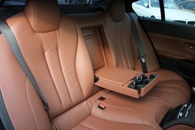 BMW 6シリーズ 640i ｸﾞﾗﾝｸｰﾍﾟMｽﾎﾟｰﾂ ﾌｪｲｽﾘﾌﾄ後 最終ﾓﾃﾞﾙ ｻﾝﾙｰﾌ 液晶ﾒｰﾀｰ HUD ｵﾌﾟｼｮﾝ20AW 新ﾃﾞｻﾞｲﾝLEDﾍｯﾄﾞﾗｲﾄ ﾋｰﾀｰ茶革 新HDDﾅﾋﾞTV Pｱｼｽﾄ TOPﾋﾞｭｰ&ｻｲﾄﾞｶﾒﾗ 追従ACC ﾚｰﾝﾁｪﾝｼﾞ警告 衝突軽減ﾌﾞﾚｰｷ 直6ﾀｰﾎﾞ320馬力 ｽﾏｰﾄｷｰ 2年保証