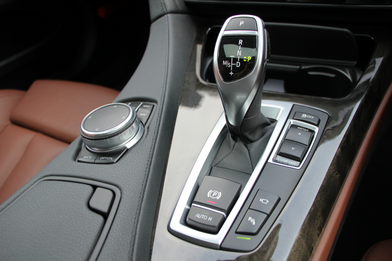 BMW 6シリーズ 640i ｸﾞﾗﾝｸｰﾍﾟMｽﾎﾟｰﾂ ﾌｪｲｽﾘﾌﾄ後 最終ﾓﾃﾞﾙ ｻﾝﾙｰﾌ 液晶ﾒｰﾀｰ HUD ｵﾌﾟｼｮﾝ20AW 新ﾃﾞｻﾞｲﾝLEDﾍｯﾄﾞﾗｲﾄ ﾋｰﾀｰ茶革 新HDDﾅﾋﾞTV Pｱｼｽﾄ TOPﾋﾞｭｰ&ｻｲﾄﾞｶﾒﾗ 追従ACC ﾚｰﾝﾁｪﾝｼﾞ警告 衝突軽減ﾌﾞﾚｰｷ 直6ﾀｰﾎﾞ320馬力 ｽﾏｰﾄｷｰ 2年保証