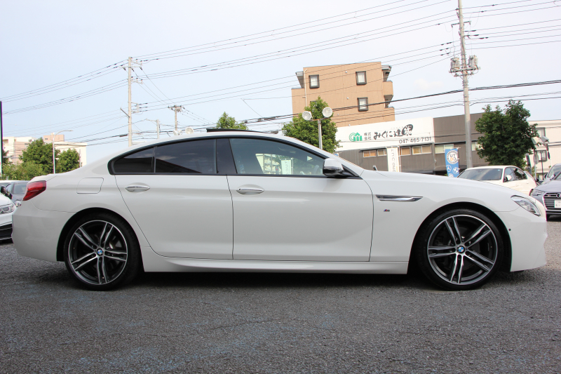 BMW 6シリーズ 640i ｸﾞﾗﾝｸｰﾍﾟMｽﾎﾟｰﾂ ﾌｪｲｽﾘﾌﾄ後 最終ﾓﾃﾞﾙ ｻﾝﾙｰﾌ 液晶ﾒｰﾀｰ HUD ｵﾌﾟｼｮﾝ20AW 新ﾃﾞｻﾞｲﾝLEDﾍｯﾄﾞﾗｲﾄ ﾋｰﾀｰ茶革 新HDDﾅﾋﾞTV Pｱｼｽﾄ TOPﾋﾞｭｰ&ｻｲﾄﾞｶﾒﾗ 追従ACC ﾚｰﾝﾁｪﾝｼﾞ警告 衝突軽減ﾌﾞﾚｰｷ 直6ﾀｰﾎﾞ320馬力 ｽﾏｰﾄｷｰ 2年保証