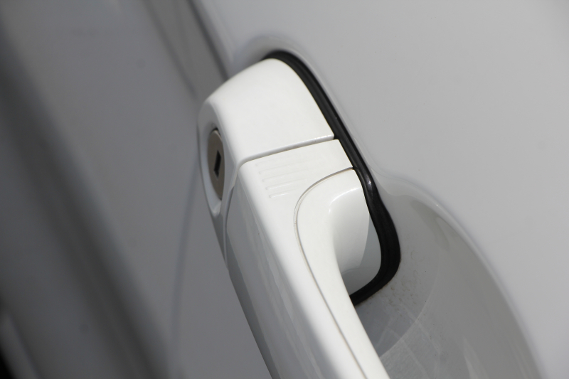 BMW 2シリーズ 220i ｸｰﾍﾟMｽﾎﾟｰﾂ 3Dﾃﾞｻﾞｲﾝﾏﾌﾗｰ ｵﾌﾟｼｮﾝ18AW 衝突軽減ﾌﾞﾚｰｷ 車線逸脱警告 歩行者警告 ﾌﾞﾚｰｷ付ｸﾙｺﾝ ﾀｯﾁﾊﾟｯﾄﾞ対応HDDﾅﾋﾞBｶﾒﾗ Bluetooth接続 左右独立ｵｰﾄｴｱｺﾝ ｽﾏｰﾄｷｰ 直噴ﾀｰﾎﾞ8速AT 2年保証