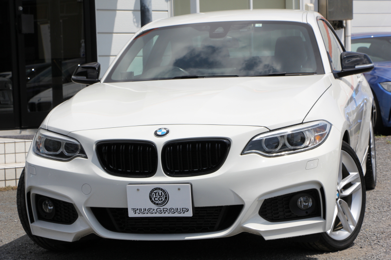 BMW 2シリーズ 220i ｸｰﾍﾟMｽﾎﾟｰﾂ 3Dﾃﾞｻﾞｲﾝﾏﾌﾗｰ ｵﾌﾟｼｮﾝ18AW 衝突軽減ﾌﾞﾚｰｷ 車線逸脱警告 歩行者警告 ﾌﾞﾚｰｷ付ｸﾙｺﾝ ﾀｯﾁﾊﾟｯﾄﾞ対応HDDﾅﾋﾞBｶﾒﾗ Bluetooth接続 左右独立ｵｰﾄｴｱｺﾝ ｽﾏｰﾄｷｰ 直噴ﾀｰﾎﾞ8速AT 2年保証