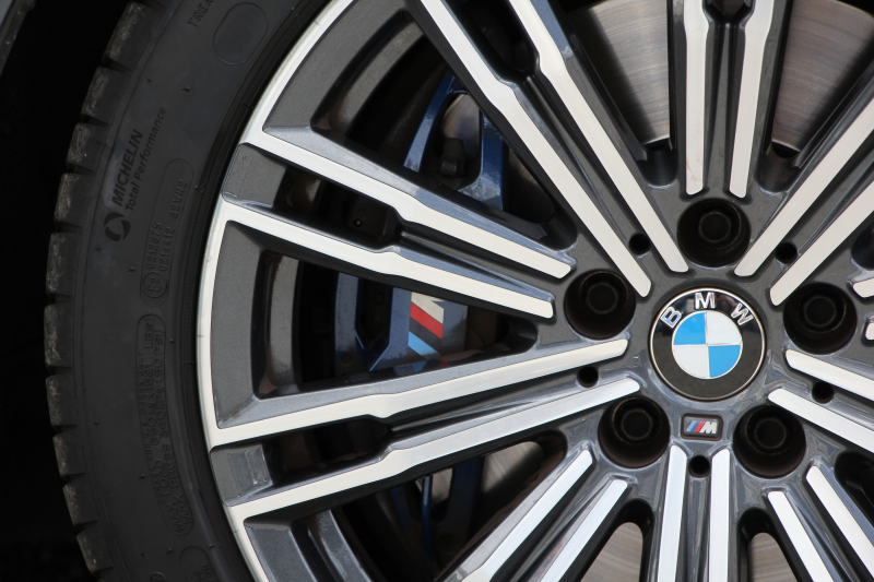 BMW 3シリーズ 330i Mｽﾎﾟｰﾂ ｺﾝﾌｫｰﾄP 1ｵｰﾅ 高出力 258馬力 追従ACC ｽﾃｱﾘﾝｸﾞｻﾎﾟｰﾄ 360度ｶﾒﾗ Pｱｼｽﾄﾌﾟﾗｽ LEDﾍｯﾄﾞﾗｲﾄ ｵｰﾄﾊｲﾋﾞｰﾑ Mｽﾎﾟｰﾂﾌﾞﾚｰｷ ｼｰﾄﾋｰﾀｰ ﾀｯﾁ画面HDDﾅﾋﾞApplecarplay 電動ﾄﾗﾝｸ ﾜｲﾔﾚｽ充電 ｱｸﾃｨﾌﾞPDC緊急ﾌﾞﾚｰｷ 2年保証