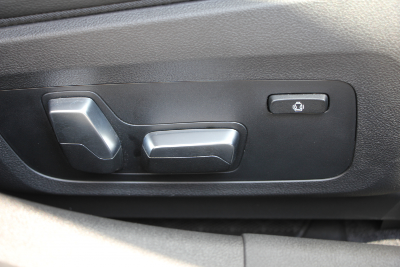 BMW 3シリーズ 330i Mｽﾎﾟｰﾂ ｺﾝﾌｫｰﾄP 1ｵｰﾅ 高出力 258馬力 追従ACC ｽﾃｱﾘﾝｸﾞｻﾎﾟｰﾄ 360度ｶﾒﾗ Pｱｼｽﾄﾌﾟﾗｽ LEDﾍｯﾄﾞﾗｲﾄ ｵｰﾄﾊｲﾋﾞｰﾑ Mｽﾎﾟｰﾂﾌﾞﾚｰｷ ｼｰﾄﾋｰﾀｰ ﾀｯﾁ画面HDDﾅﾋﾞApplecarplay 電動ﾄﾗﾝｸ ﾜｲﾔﾚｽ充電 ｱｸﾃｨﾌﾞPDC緊急ﾌﾞﾚｰｷ 2年保証