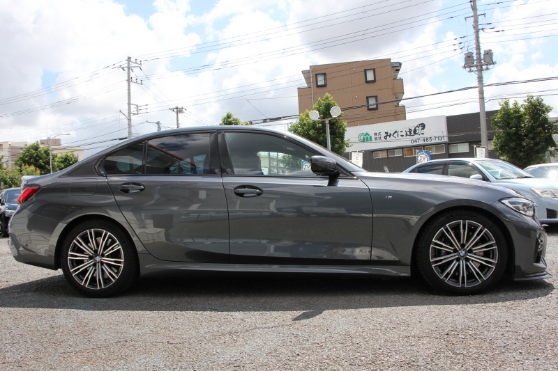BMW 3シリーズ 330i Mｽﾎﾟｰﾂ ｺﾝﾌｫｰﾄP 1ｵｰﾅ 高出力 258馬力 追従ACC ｽﾃｱﾘﾝｸﾞｻﾎﾟｰﾄ 360度ｶﾒﾗ Pｱｼｽﾄﾌﾟﾗｽ LEDﾍｯﾄﾞﾗｲﾄ ｵｰﾄﾊｲﾋﾞｰﾑ Mｽﾎﾟｰﾂﾌﾞﾚｰｷ ｼｰﾄﾋｰﾀｰ ﾀｯﾁ画面HDDﾅﾋﾞApplecarplay 電動ﾄﾗﾝｸ ﾜｲﾔﾚｽ充電 ｱｸﾃｨﾌﾞPDC緊急ﾌﾞﾚｰｷ 2年保証