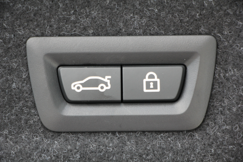 BMW 3シリーズ 330i Mｽﾎﾟｰﾂ ｺﾝﾌｫｰﾄP 1ｵｰﾅ 高出力 258馬力 追従ACC ｽﾃｱﾘﾝｸﾞｻﾎﾟｰﾄ 360度ｶﾒﾗ Pｱｼｽﾄﾌﾟﾗｽ LEDﾍｯﾄﾞﾗｲﾄ ｵｰﾄﾊｲﾋﾞｰﾑ Mｽﾎﾟｰﾂﾌﾞﾚｰｷ ｼｰﾄﾋｰﾀｰ ﾀｯﾁ画面HDDﾅﾋﾞApplecarplay 電動ﾄﾗﾝｸ ﾜｲﾔﾚｽ充電 ｱｸﾃｨﾌﾞPDC緊急ﾌﾞﾚｰｷ 2年保証