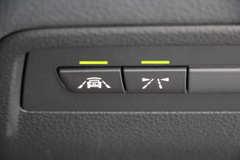 BMW 4シリーズ 435i ｶﾌﾞﾘｵﾚ Mｽﾎﾟｰﾂ 電動ｵｰﾌﾟﾝ 直6ﾀｰﾎﾞN55ｴﾝｼﾞﾝ 306馬力 ｴｱｶﾗｰ BBS20AW ﾋｰﾀｰ黒革 追従ACC LEDﾍｯﾄﾞﾗｲﾄ HUD HDDﾅﾋﾞTV 衝突軽減ﾌﾞﾚｰｷ 車線逸脱警告 歩行者警告 ｽﾏｰﾄｷｰ ｽﾙｰﾛｰﾃﾞｨﾝｸﾞﾊﾟﾄﾞﾙｼﾌﾄ 2年保証