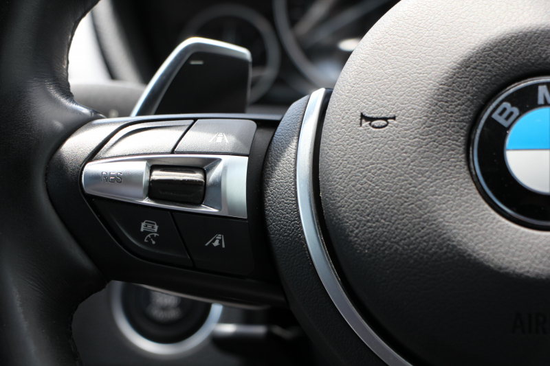 BMW 4シリーズ 435i ｶﾌﾞﾘｵﾚ Mｽﾎﾟｰﾂ 電動ｵｰﾌﾟﾝ 直6ﾀｰﾎﾞN55ｴﾝｼﾞﾝ 306馬力 ｴｱｶﾗｰ BBS20AW ﾋｰﾀｰ黒革 追従ACC LEDﾍｯﾄﾞﾗｲﾄ HUD HDDﾅﾋﾞTV 衝突軽減ﾌﾞﾚｰｷ 車線逸脱警告 歩行者警告 ｽﾏｰﾄｷｰ ｽﾙｰﾛｰﾃﾞｨﾝｸﾞﾊﾟﾄﾞﾙｼﾌﾄ 2年保証