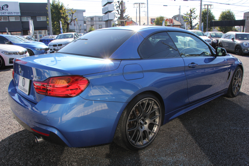 BMW 4シリーズ 435i ｶﾌﾞﾘｵﾚ Mｽﾎﾟｰﾂ 電動ｵｰﾌﾟﾝ 直6ﾀｰﾎﾞN55ｴﾝｼﾞﾝ 306馬力 ｴｱｶﾗｰ BBS20AW ﾋｰﾀｰ黒革 追従ACC LEDﾍｯﾄﾞﾗｲﾄ HUD HDDﾅﾋﾞTV 衝突軽減ﾌﾞﾚｰｷ 車線逸脱警告 歩行者警告 ｽﾏｰﾄｷｰ ｽﾙｰﾛｰﾃﾞｨﾝｸﾞﾊﾟﾄﾞﾙｼﾌﾄ 2年保証
