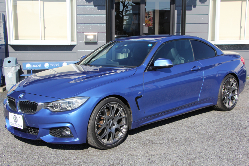BMW 4シリーズ 435i ｶﾌﾞﾘｵﾚ Mｽﾎﾟｰﾂ 電動ｵｰﾌﾟﾝ 直6ﾀｰﾎﾞN55ｴﾝｼﾞﾝ 306馬力 ｴｱｶﾗｰ BBS20AW ﾋｰﾀｰ黒革 追従ACC LEDﾍｯﾄﾞﾗｲﾄ HUD HDDﾅﾋﾞTV 衝突軽減ﾌﾞﾚｰｷ 車線逸脱警告 歩行者警告 ｽﾏｰﾄｷｰ ｽﾙｰﾛｰﾃﾞｨﾝｸﾞﾊﾟﾄﾞﾙｼﾌﾄ 2年保証