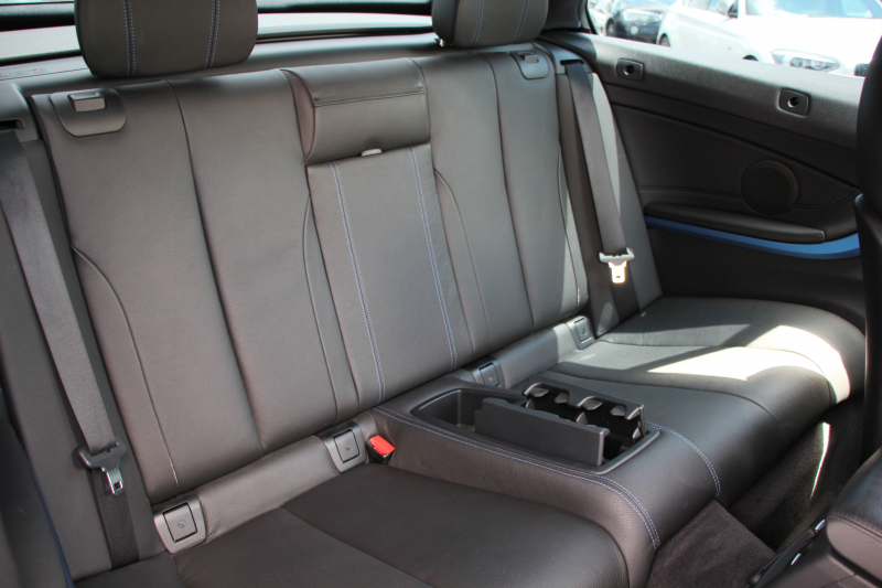 BMW 4シリーズ 435i ｶﾌﾞﾘｵﾚ Mｽﾎﾟｰﾂ 電動ｵｰﾌﾟﾝ 直6ﾀｰﾎﾞN55ｴﾝｼﾞﾝ 306馬力 ｴｱｶﾗｰ BBS20AW ﾋｰﾀｰ黒革 追従ACC LEDﾍｯﾄﾞﾗｲﾄ HUD HDDﾅﾋﾞTV 衝突軽減ﾌﾞﾚｰｷ 車線逸脱警告 歩行者警告 ｽﾏｰﾄｷｰ ｽﾙｰﾛｰﾃﾞｨﾝｸﾞﾊﾟﾄﾞﾙｼﾌﾄ 2年保証