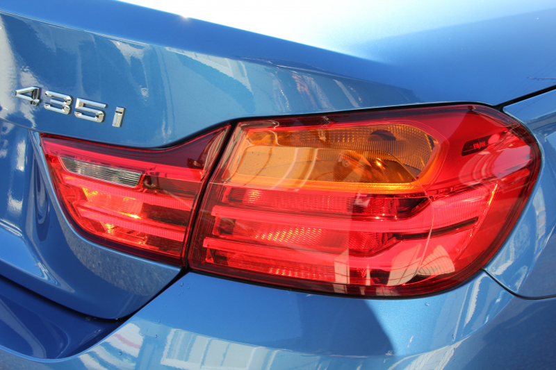 BMW 4シリーズ 435i ｶﾌﾞﾘｵﾚ Mｽﾎﾟｰﾂ 電動ｵｰﾌﾟﾝ 直6ﾀｰﾎﾞN55ｴﾝｼﾞﾝ 306馬力 ｴｱｶﾗｰ BBS20AW ﾋｰﾀｰ黒革 追従ACC LEDﾍｯﾄﾞﾗｲﾄ HUD HDDﾅﾋﾞTV 衝突軽減ﾌﾞﾚｰｷ 車線逸脱警告 歩行者警告 ｽﾏｰﾄｷｰ ｽﾙｰﾛｰﾃﾞｨﾝｸﾞﾊﾟﾄﾞﾙｼﾌﾄ 2年保証