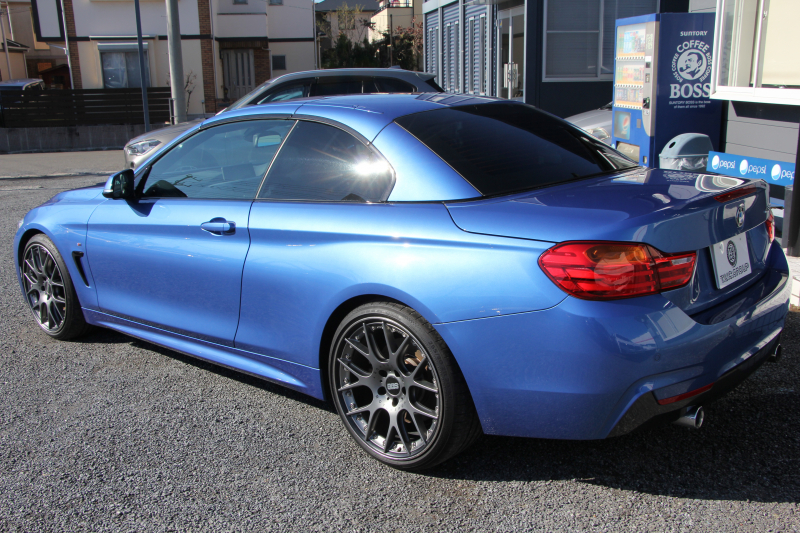 BMW 4シリーズ 435i ｶﾌﾞﾘｵﾚ Mｽﾎﾟｰﾂ 電動ｵｰﾌﾟﾝ 直6ﾀｰﾎﾞN55ｴﾝｼﾞﾝ 306馬力 ｴｱｶﾗｰ BBS20AW ﾋｰﾀｰ黒革 追従ACC LEDﾍｯﾄﾞﾗｲﾄ HUD HDDﾅﾋﾞTV 衝突軽減ﾌﾞﾚｰｷ 車線逸脱警告 歩行者警告 ｽﾏｰﾄｷｰ ｽﾙｰﾛｰﾃﾞｨﾝｸﾞﾊﾟﾄﾞﾙｼﾌﾄ 2年保証