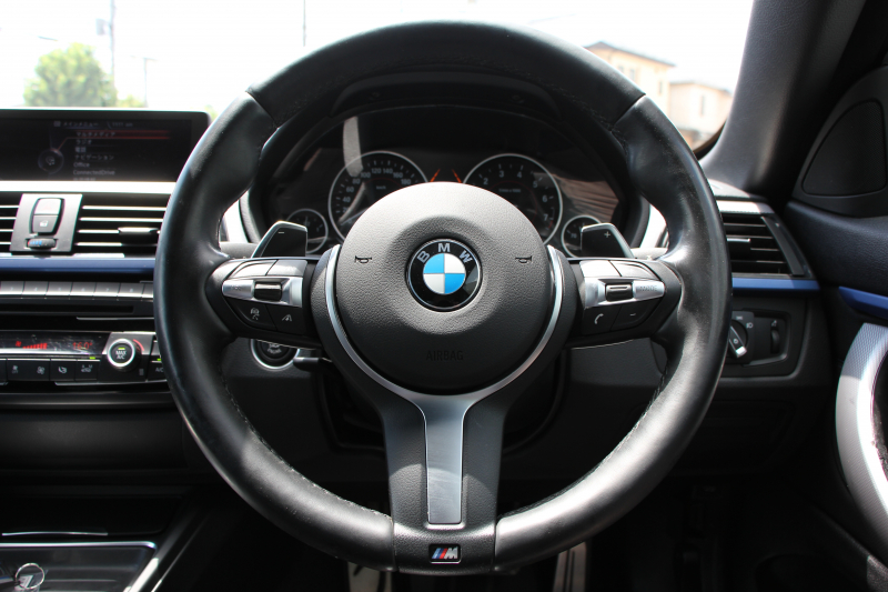 BMW 4シリーズ 435i ｶﾌﾞﾘｵﾚ Mｽﾎﾟｰﾂ 電動ｵｰﾌﾟﾝ 直6ﾀｰﾎﾞN55ｴﾝｼﾞﾝ 306馬力 ｴｱｶﾗｰ BBS20AW ﾋｰﾀｰ黒革 追従ACC LEDﾍｯﾄﾞﾗｲﾄ HUD HDDﾅﾋﾞTV 衝突軽減ﾌﾞﾚｰｷ 車線逸脱警告 歩行者警告 ｽﾏｰﾄｷｰ ｽﾙｰﾛｰﾃﾞｨﾝｸﾞﾊﾟﾄﾞﾙｼﾌﾄ 2年保証