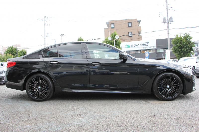 BMW 5シリーズ 530i ｴﾃﾞｨｼｮﾝﾐｯｼｮﾝｲﾝﾎﾟｯｼﾌﾞﾙ 特別仕様車 1ｵｰﾅ 高出力 ﾅｲﾄﾌﾞﾙｰﾚｻﾞｰ ｱﾀﾞﾌﾟﾃｨﾌﾞMｻｽ HUD ﾊｰﾏﾝｶｰﾄﾞﾝ 追従ACC ｽﾃｱﾘﾝｸﾞｻﾎﾟｰﾄ ﾀｯﾁ画面HDDﾅﾋﾞTV LEDﾍｯﾄﾞﾗｲﾄ ｵｰﾄﾊｲﾋﾞｰﾑ 電動ﾘｱｹﾞｰﾄ 360度ｶﾒﾗ 全席ﾋｰﾀｰ ﾌﾞﾗｯｸ19AW 2年保証