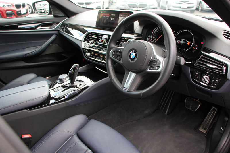 BMW 5シリーズ 530i ｴﾃﾞｨｼｮﾝﾐｯｼｮﾝｲﾝﾎﾟｯｼﾌﾞﾙ 特別仕様車 1ｵｰﾅ 高出力 ﾅｲﾄﾌﾞﾙｰﾚｻﾞｰ ｱﾀﾞﾌﾟﾃｨﾌﾞMｻｽ HUD ﾊｰﾏﾝｶｰﾄﾞﾝ 追従ACC ｽﾃｱﾘﾝｸﾞｻﾎﾟｰﾄ ﾀｯﾁ画面HDDﾅﾋﾞTV LEDﾍｯﾄﾞﾗｲﾄ ｵｰﾄﾊｲﾋﾞｰﾑ 電動ﾘｱｹﾞｰﾄ 360度ｶﾒﾗ 全席ﾋｰﾀｰ ﾌﾞﾗｯｸ19AW 2年保証