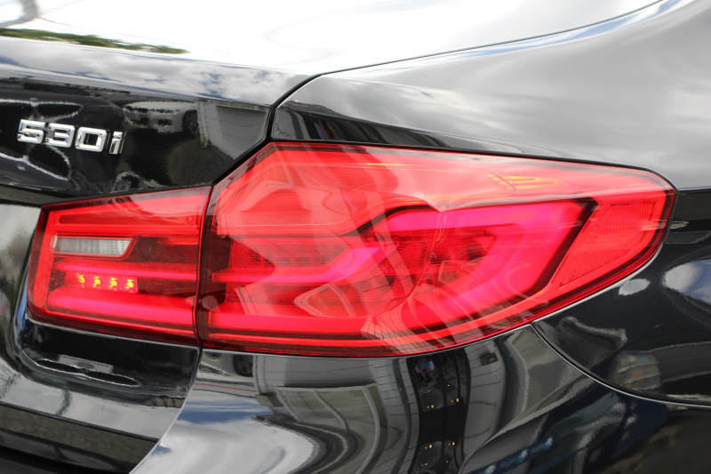 BMW 5シリーズ 530i ｴﾃﾞｨｼｮﾝﾐｯｼｮﾝｲﾝﾎﾟｯｼﾌﾞﾙ 特別仕様車 1ｵｰﾅ 高出力 ﾅｲﾄﾌﾞﾙｰﾚｻﾞｰ ｱﾀﾞﾌﾟﾃｨﾌﾞMｻｽ HUD ﾊｰﾏﾝｶｰﾄﾞﾝ 追従ACC ｽﾃｱﾘﾝｸﾞｻﾎﾟｰﾄ ﾀｯﾁ画面HDDﾅﾋﾞTV LEDﾍｯﾄﾞﾗｲﾄ ｵｰﾄﾊｲﾋﾞｰﾑ 電動ﾘｱｹﾞｰﾄ 360度ｶﾒﾗ 全席ﾋｰﾀｰ ﾌﾞﾗｯｸ19AW 2年保証