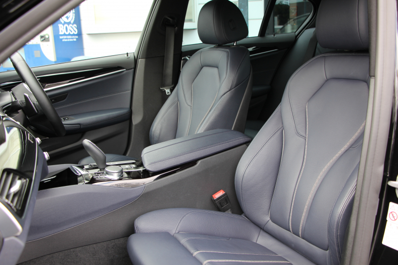 BMW 5シリーズ 530i ｴﾃﾞｨｼｮﾝﾐｯｼｮﾝｲﾝﾎﾟｯｼﾌﾞﾙ 特別仕様車 1ｵｰﾅ 高出力 ﾅｲﾄﾌﾞﾙｰﾚｻﾞｰ ｱﾀﾞﾌﾟﾃｨﾌﾞMｻｽ HUD ﾊｰﾏﾝｶｰﾄﾞﾝ 追従ACC ｽﾃｱﾘﾝｸﾞｻﾎﾟｰﾄ ﾀｯﾁ画面HDDﾅﾋﾞTV LEDﾍｯﾄﾞﾗｲﾄ ｵｰﾄﾊｲﾋﾞｰﾑ 電動ﾘｱｹﾞｰﾄ 360度ｶﾒﾗ 全席ﾋｰﾀｰ ﾌﾞﾗｯｸ19AW 2年保証