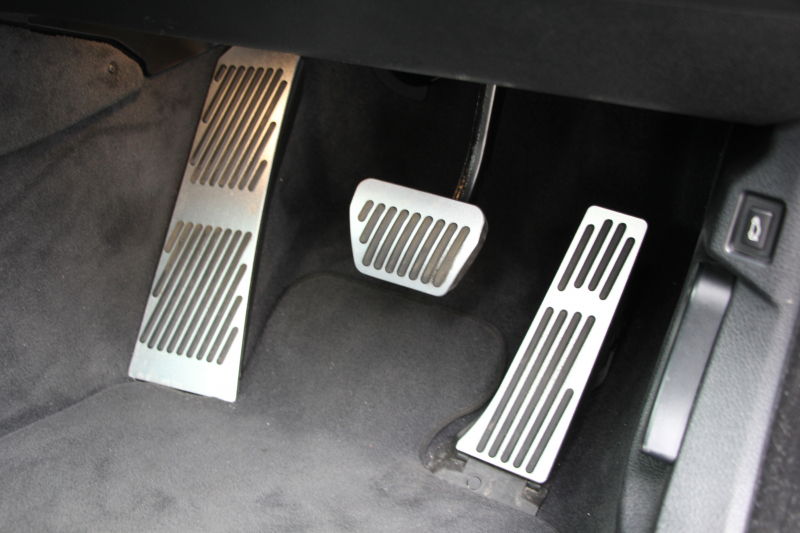 BMW 6シリーズ 640i ｸﾞﾗﾝｸｰﾍﾟMｽﾎﾟｰﾂ ﾌｪｲｽﾘﾌﾄ後 最終ﾓﾃﾞﾙ ｻﾝﾙｰﾌ 液晶ﾒｰﾀｰ HUD ｵﾌﾟｼｮﾝ20AW 新ﾃﾞｻﾞｲﾝLEDﾍｯﾄﾞﾗｲﾄ ﾋｰﾀｰ黒革 新HDDﾅﾋﾞTV 追従ACC ﾚｰﾝﾁｪﾝｼﾞ警告 衝突軽減ﾌﾞﾚｰｷ 直6ﾀｰﾎﾞ320馬力 ｽﾏｰﾄｷｰ ﾊﾟﾄﾞﾙｼﾌﾄ 2年保証