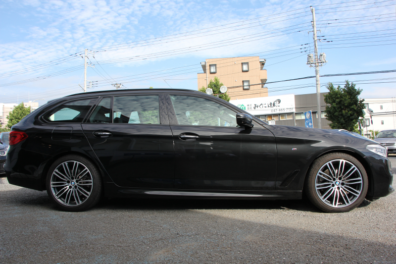 BMW 5シリーズ 523d ﾂｰﾘﾝｸﾞMｽﾎﾟｰﾂ ﾊｲﾗｲﾝ ｲﾉﾍﾞｰｼｮﾝ&ｺﾝﾌｫｰﾄP 1ｵｰﾅ 全ﾋｰﾀｰ黒革 全ﾄﾞｱｿﾌﾄｸﾛｰｽﾞﾏｯｻｰｼﾞ&ﾍﾞﾝﾁﾚｰｼｮﾝ ﾃﾞｨｽﾌﾟﾚｲｷｰ 追従ACC HUD HDDﾅﾋﾞTV ｼﾞｪｽﾁｬｰｺﾝﾄﾛｰﾙ 置くだけ充電 Pｱｼｽﾄﾌﾟﾗｽ ｽﾃｱﾘﾝｸﾞｻﾎﾟｰﾄ 液晶ﾒｰﾀｰ 2年保証