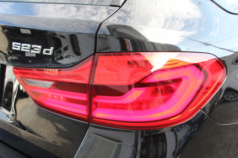 BMW 5シリーズ 523d ﾂｰﾘﾝｸﾞMｽﾎﾟｰﾂ ﾊｲﾗｲﾝ ｲﾉﾍﾞｰｼｮﾝ&ｺﾝﾌｫｰﾄP 1ｵｰﾅ 全ﾋｰﾀｰ黒革 全ﾄﾞｱｿﾌﾄｸﾛｰｽﾞﾏｯｻｰｼﾞ&ﾍﾞﾝﾁﾚｰｼｮﾝ ﾃﾞｨｽﾌﾟﾚｲｷｰ 追従ACC HUD HDDﾅﾋﾞTV ｼﾞｪｽﾁｬｰｺﾝﾄﾛｰﾙ 置くだけ充電 Pｱｼｽﾄﾌﾟﾗｽ ｽﾃｱﾘﾝｸﾞｻﾎﾟｰﾄ 液晶ﾒｰﾀｰ 2年保証