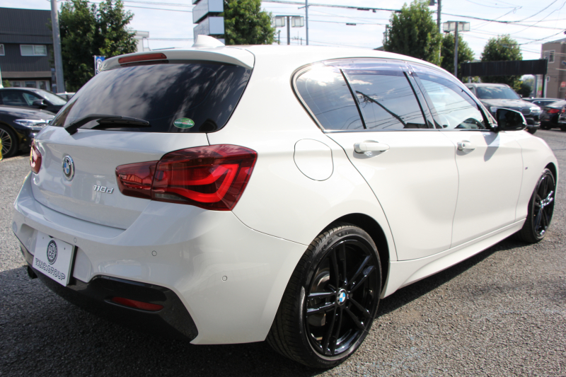 BMW 1シリーズ 118d Mｽﾎﾟｰﾂ ｴﾃﾞｨｼｮﾝｼｬﾄﾞｰ ｱｯﾌﾟｸﾞﾚｰﾄﾞP 1ｵ-ﾅ 特別限定車 最終ﾓﾃﾞﾙ ｻﾝﾙｰﾌ ﾋｰﾀｰ黒革 ｼｰﾄﾒﾓﾘｰ 電動ｼｰﾄ ﾀﾞｰｸLEDﾍｯﾄﾞﾗｲﾄ&ﾃｰﾙ 追従ACC HI-FIｽﾋﾟｰｶｰ ﾀｯﾁ画面HDDﾅﾋﾞBｶﾒﾗ Bluetoothｵｰﾃﾞｨｵ 衝突軽減ﾌﾞﾚｰｷ 車線逸脱&歩行者警告 2年保証