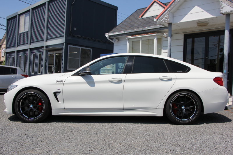 BMW 4シリーズ 435i ｸﾞﾗﾝｸｰﾍﾟMｽﾎﾟｰﾂ 直6ﾀｰﾎﾞN55ｴﾝｼﾞﾝ 306馬力 LEDﾍｯﾄﾞﾗｲﾄ ﾚﾑｽﾏﾌﾗｰ Performanceﾘｱﾃﾞｨﾌｭｰｻﾞｰ 19AW ﾋﾞﾙｼｭﾀｲﾝ車高調 ﾋｰﾀｰ黒革 HUD HDDﾅﾋﾞﾌﾙｾｸﾞTV Bｶﾒﾗ 電動ﾄﾗﾝｸ 追従ACC 衝突軽減ﾌﾞﾚｰｷ 車線逸脱警告 歩行者警告  2年保証