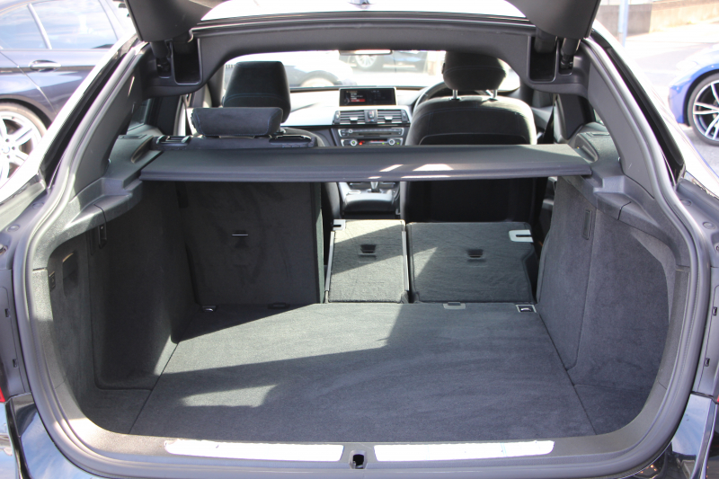 BMW 3シリーズ 320i ｸﾞﾗﾝﾂｰﾘｽﾓ Mｽﾎﾟｰﾂ【5/22迄限定掲載】追従ACC 衝突軽減ﾌﾞﾚｰｷ 車線逸脱警告 歩行者警告 HDDﾅﾋﾞBｶﾒﾗ 電動ﾄﾗﾝｸ Mｽﾎﾟｰﾂｴｱﾛ 18AW ﾒﾓﾘ-付電動ｼｰﾄ ETC2.0 ｽﾏｰﾄｷｰ ｷｾﾉﾝ ﾊﾟﾄﾞﾙｼﾌﾄ 電動ﾘｱｳｲﾝｸﾞ2年保証