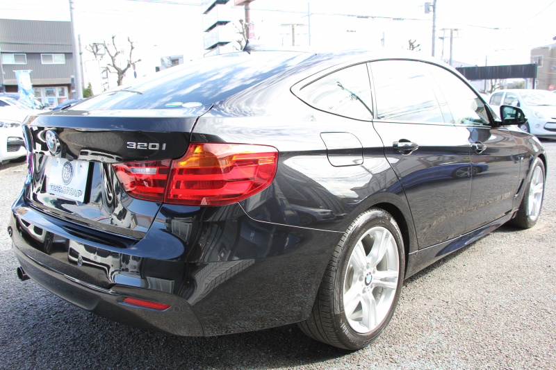 BMW 3シリーズ 320i ｸﾞﾗﾝﾂｰﾘｽﾓ Mｽﾎﾟｰﾂ【5/22迄限定掲載】追従ACC 衝突軽減ﾌﾞﾚｰｷ 車線逸脱警告 歩行者警告 HDDﾅﾋﾞBｶﾒﾗ 電動ﾄﾗﾝｸ Mｽﾎﾟｰﾂｴｱﾛ 18AW ﾒﾓﾘ-付電動ｼｰﾄ ETC2.0 ｽﾏｰﾄｷｰ ｷｾﾉﾝ ﾊﾟﾄﾞﾙｼﾌﾄ 電動ﾘｱｳｲﾝｸﾞ2年保証