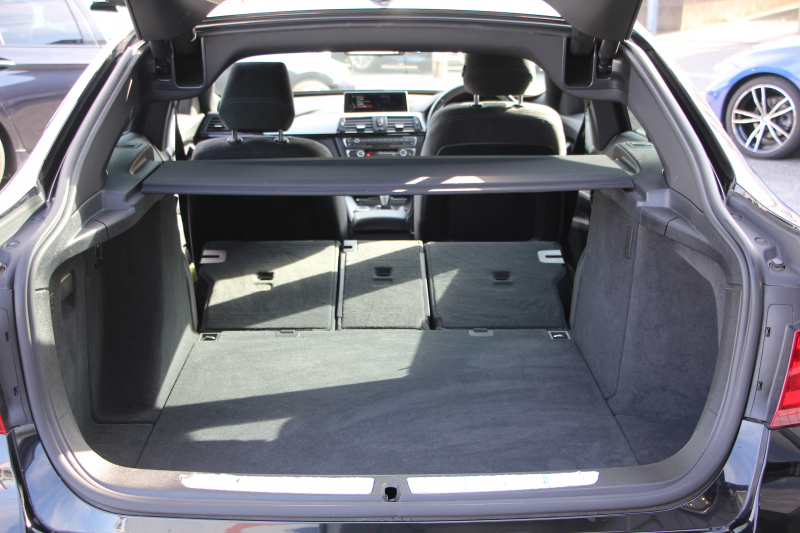 BMW 3シリーズ 320i ｸﾞﾗﾝﾂｰﾘｽﾓ Mｽﾎﾟｰﾂ【5/22迄限定掲載】追従ACC 衝突軽減ﾌﾞﾚｰｷ 車線逸脱警告 歩行者警告 HDDﾅﾋﾞBｶﾒﾗ 電動ﾄﾗﾝｸ Mｽﾎﾟｰﾂｴｱﾛ 18AW ﾒﾓﾘ-付電動ｼｰﾄ ETC2.0 ｽﾏｰﾄｷｰ ｷｾﾉﾝ ﾊﾟﾄﾞﾙｼﾌﾄ 電動ﾘｱｳｲﾝｸﾞ2年保証