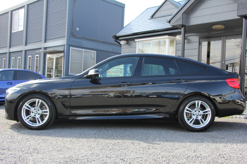 BMW 3シリーズ 320i ｸﾞﾗﾝﾂｰﾘｽﾓ Mｽﾎﾟｰﾂ【5/22迄限定掲載】追従ACC 衝突軽減ﾌﾞﾚｰｷ 車線逸脱警告 歩行者警告 HDDﾅﾋﾞBｶﾒﾗ 電動ﾄﾗﾝｸ Mｽﾎﾟｰﾂｴｱﾛ 18AW ﾒﾓﾘ-付電動ｼｰﾄ ETC2.0 ｽﾏｰﾄｷｰ ｷｾﾉﾝ ﾊﾟﾄﾞﾙｼﾌﾄ 電動ﾘｱｳｲﾝｸﾞ2年保証