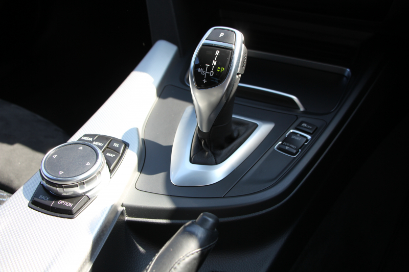 BMW 3シリーズ 320i ﾌﾞﾗｯｸｽﾄｰﾑ 首都圏限定 後期 新ｴﾝｼﾞﾝ Mﾊﾟﾌｫｰﾏﾝｽ18AW&ﾌﾞﾗｯｸｸﾞﾘﾙ LEDﾍｯﾄﾞﾗｲﾄ&ﾃｰﾙ 追従ACC ﾚｰﾝﾁｪﾝｼﾞ警告 衝突軽減ﾌﾞﾚｰｷ 車線逸脱警告 歩行者警告 HDDﾅﾋﾞBｶﾒﾗ ｽﾏｰﾄｷｰ Bluetoothｵｰﾃﾞｨｵ&通話 ﾊﾟﾄﾞﾙｼﾌﾄ 専用ｴｱﾛ 2年保証